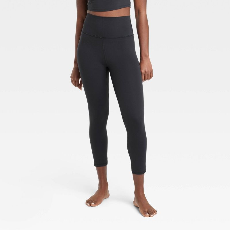Women's Everyday Soft Ultra High-Rise Capri Leggings - All In Motion™ Black XS: Midweight Slim Fit, 21" Inseam