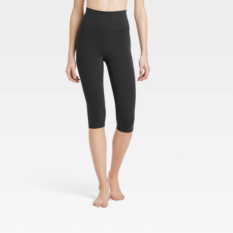 Women's Everyday Soft Ultra High-Rise Core Capri Leggings - All In Motion™ Black M: Moisture Wicking, Quick Drying, UPF 50+